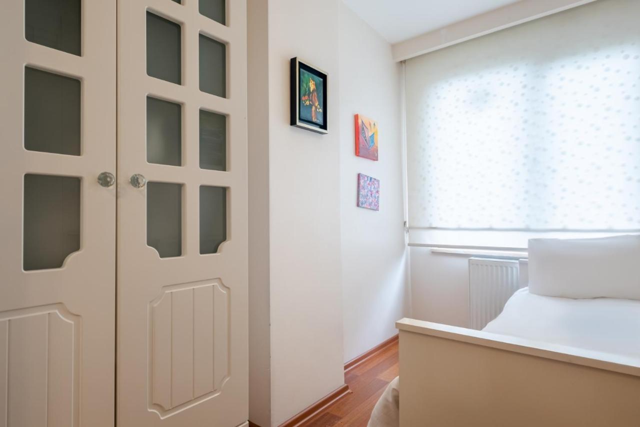 Pleasant Flat With Location In Sisli