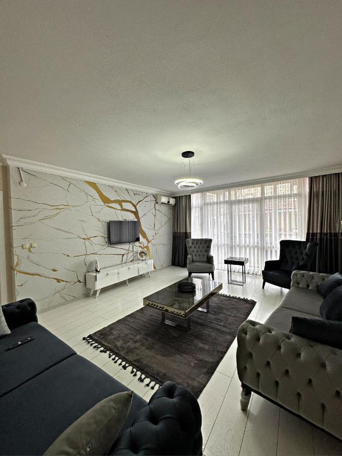 Cihangir Ekinci Plaza -2- * Istambul