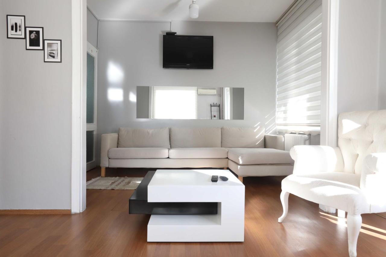 Apartment On The Street Of Bagdat Istanbul