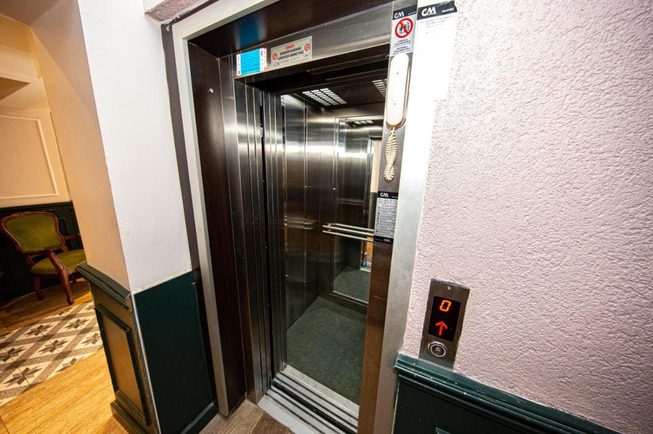 Hotel Comfort Taksim 3*