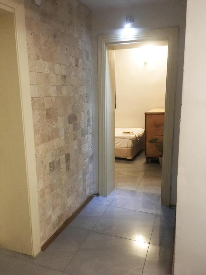 Kaboom Showroom & Guest house