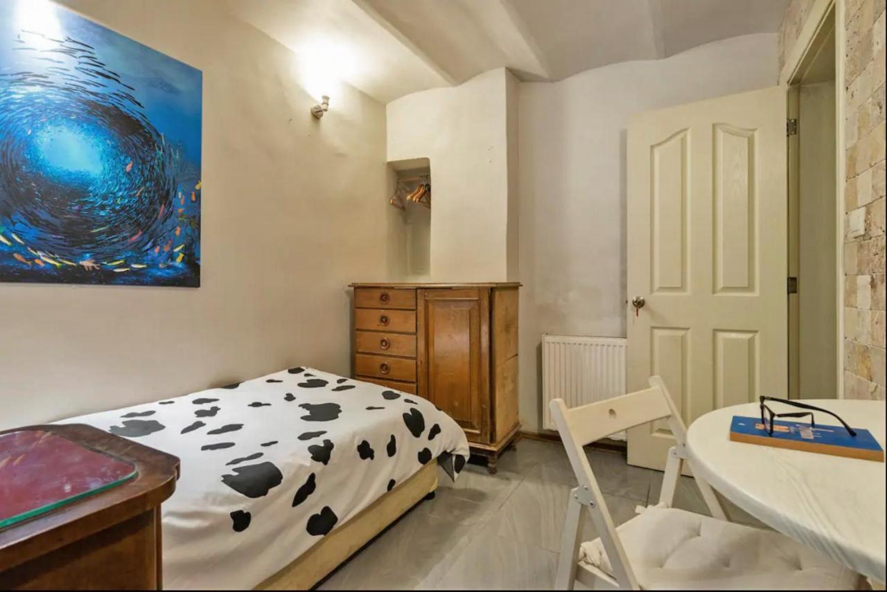 Guest house Kaboom Showroom & *
