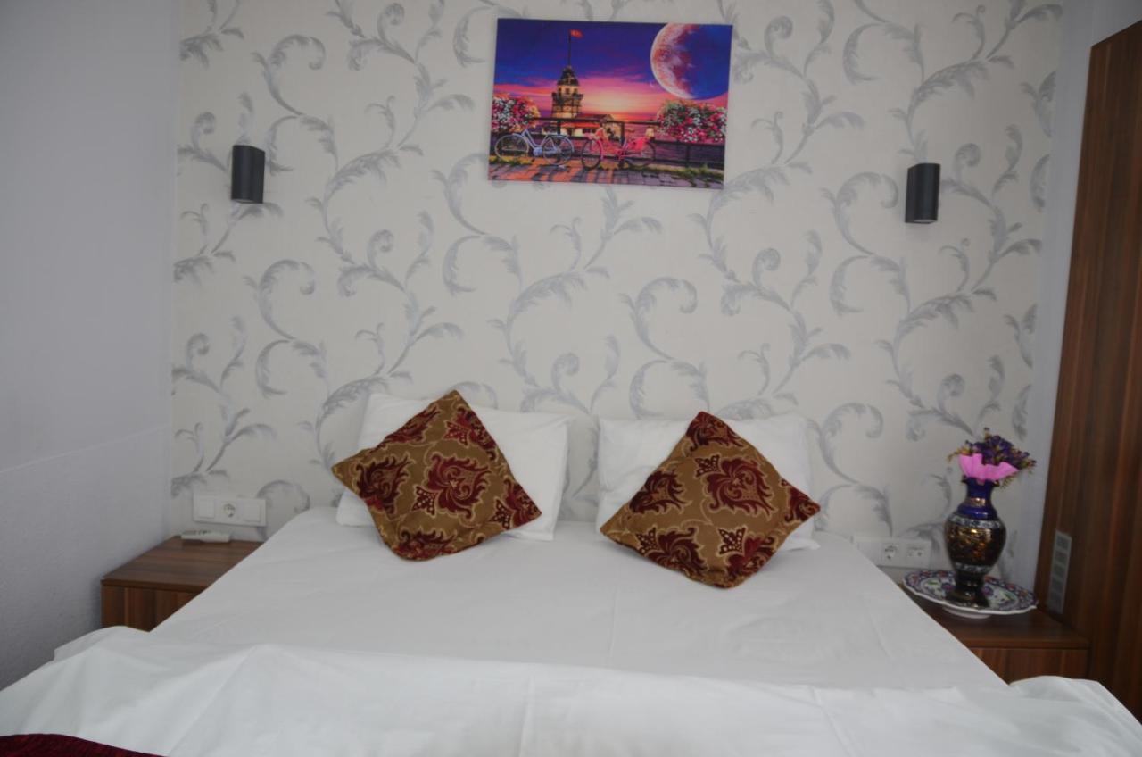Hotel The Reina