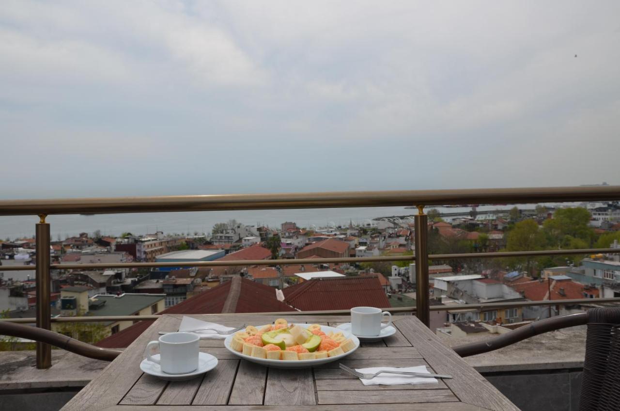 The Reina 3* Istanbul