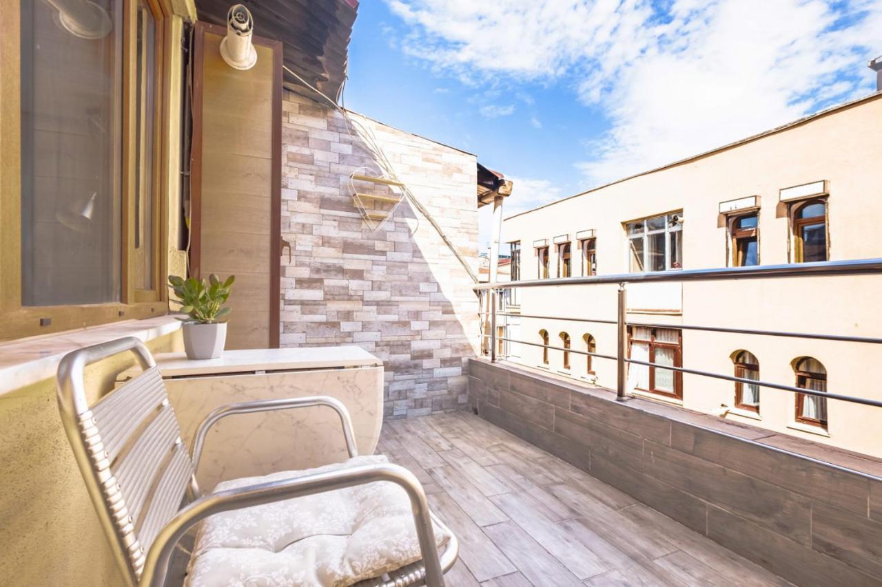 Apartment Colorful And Flat With Balcony In Kadikoy *