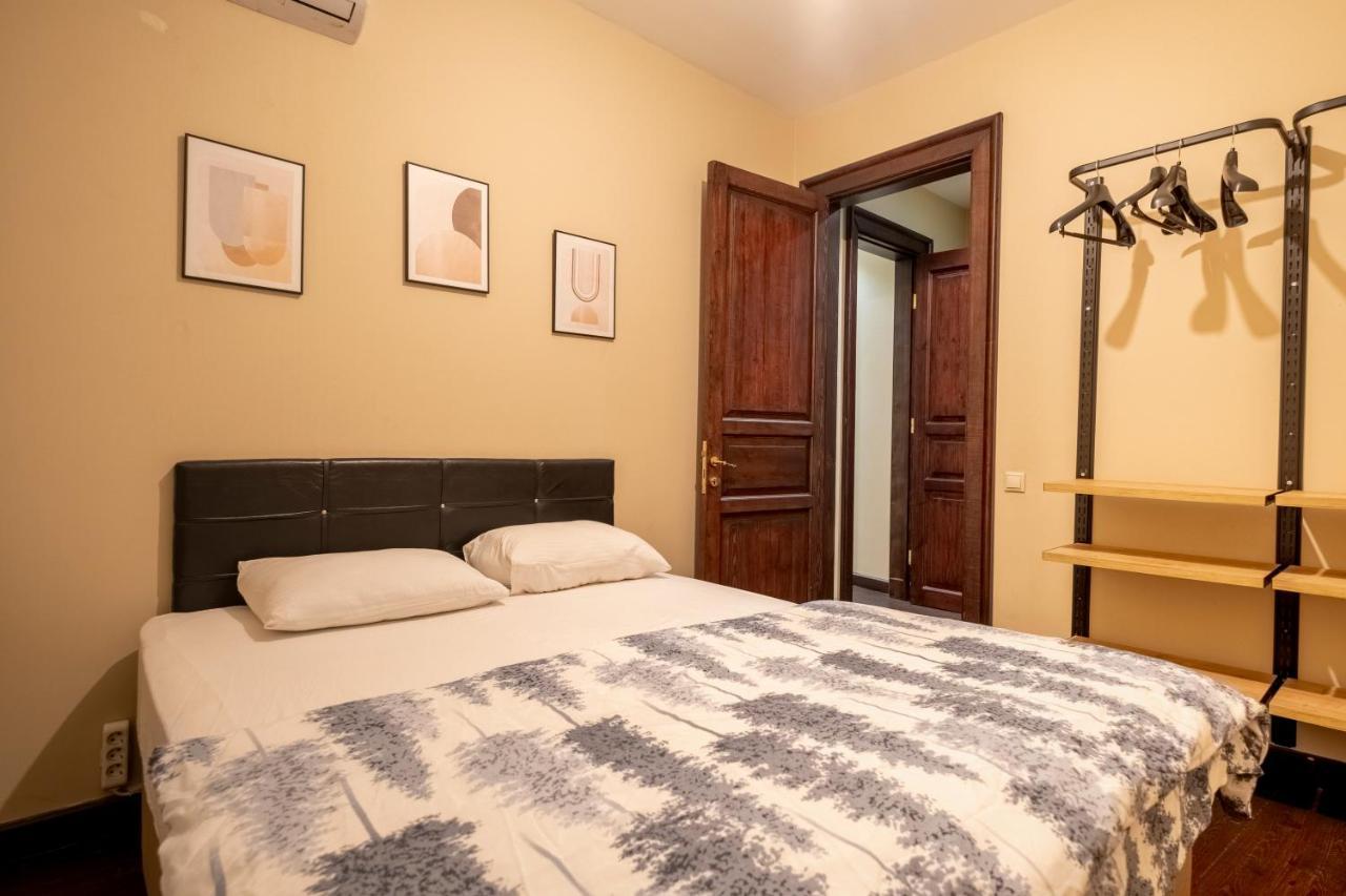 Designer Flat, 3br, 2ba Istanbul