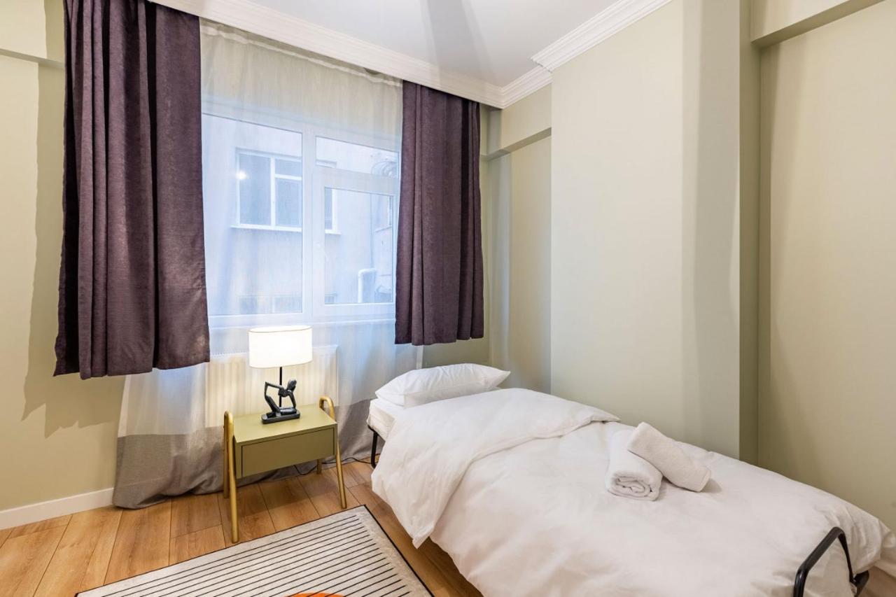 Modern And Well Designed Near Public Transportation In Maltepe * Istanbul