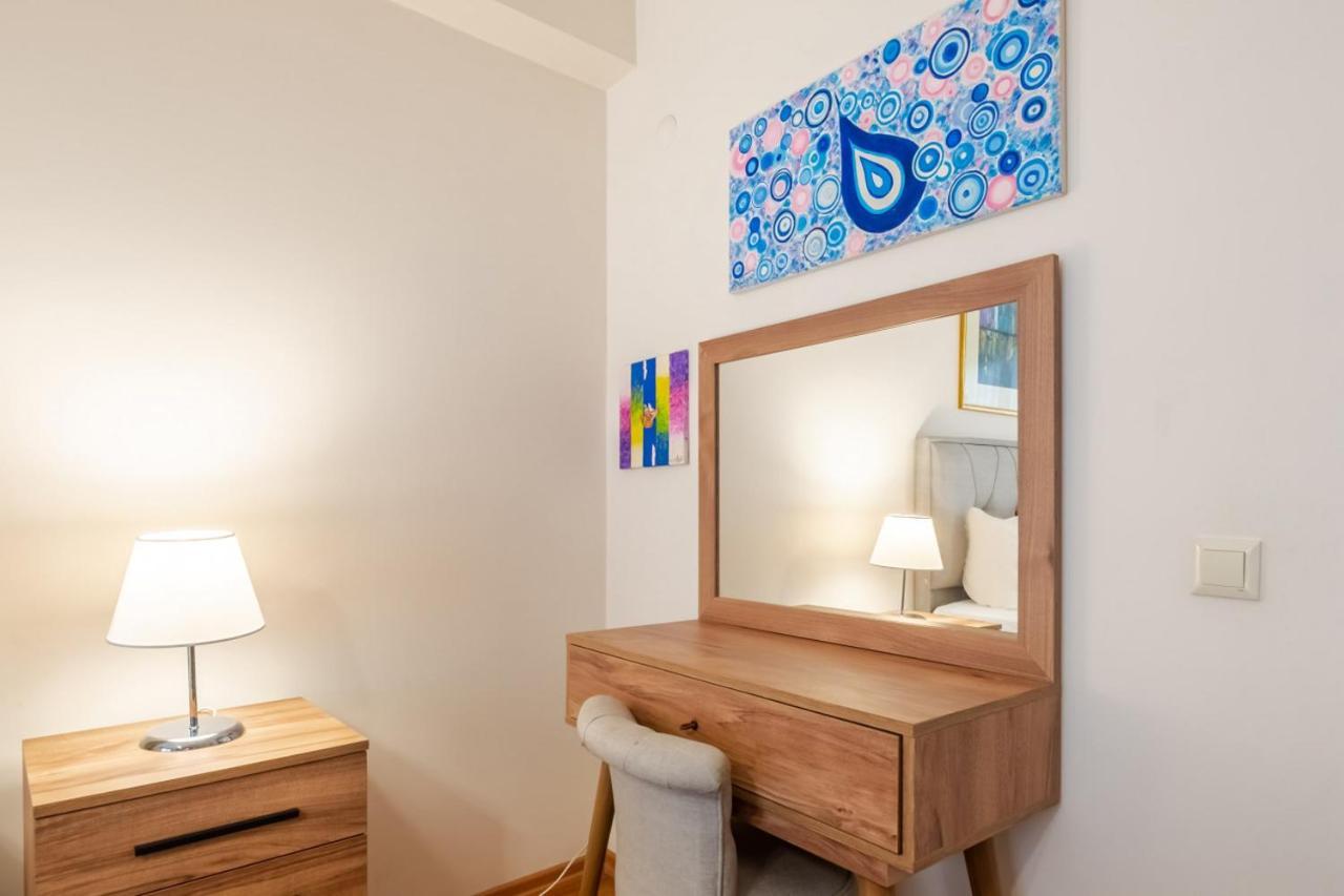 Pleasant Flat With Location In Sisli Istanbul