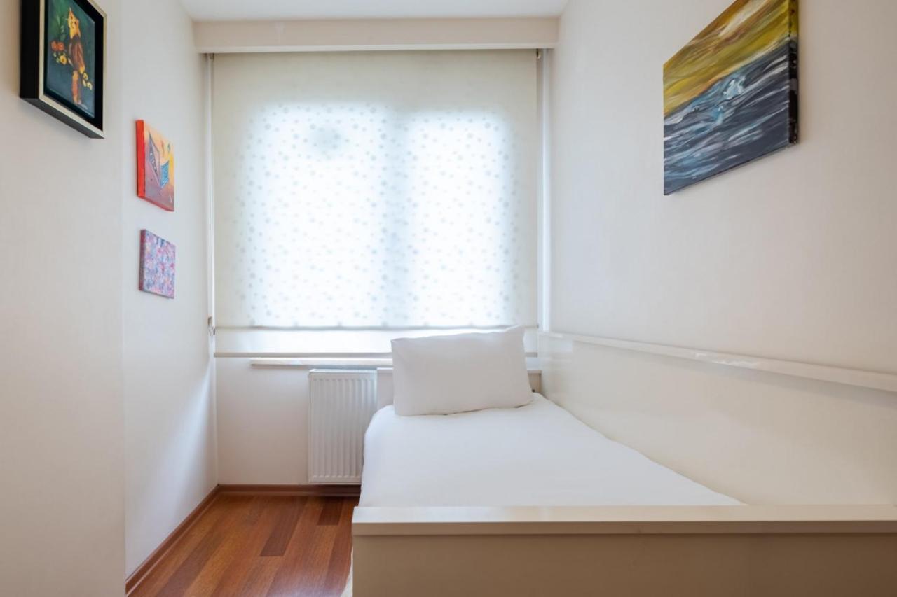 Pleasant Flat With Location In Sisli Istanbul