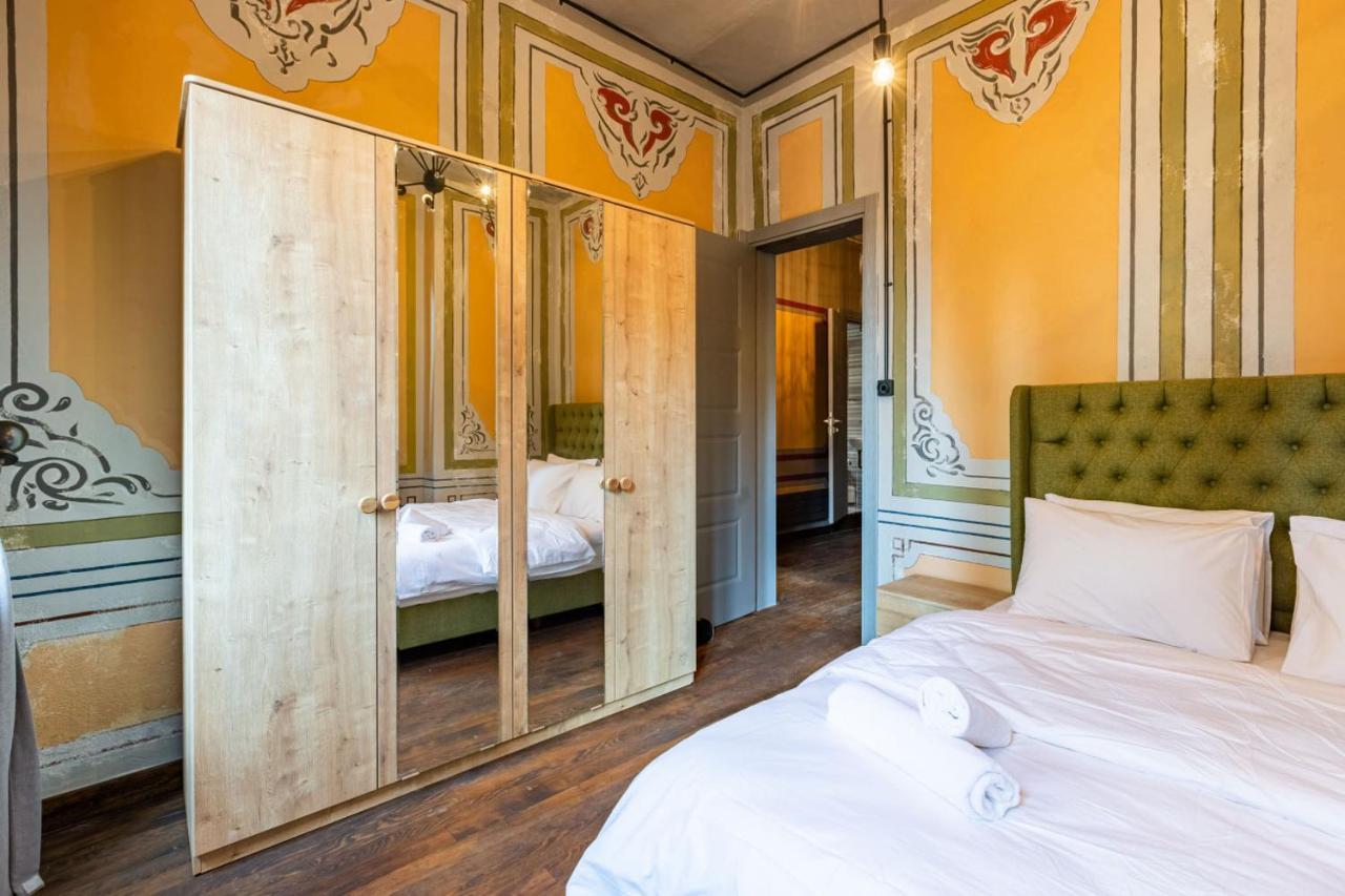 Historical Flat With Hammam Near Taksim Apartment *