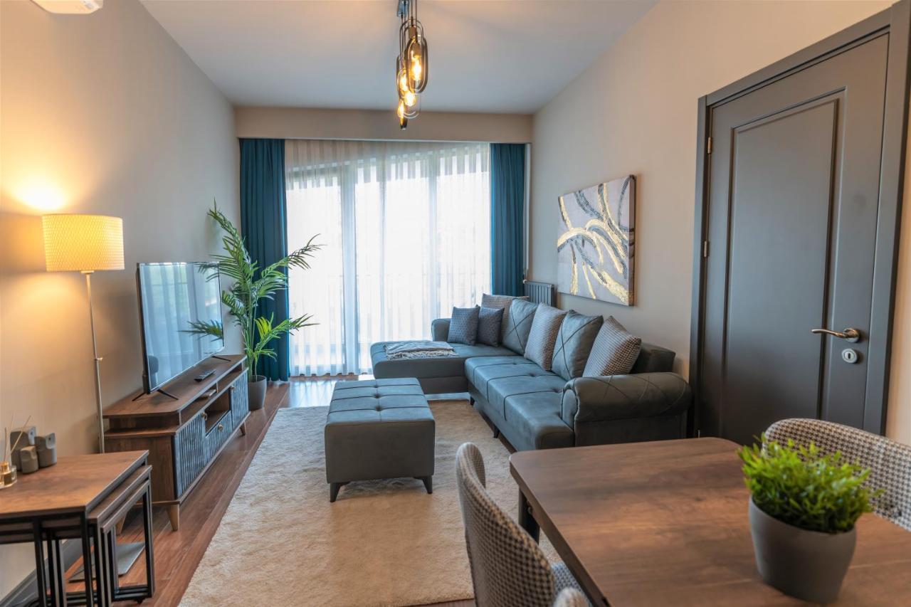 Modern With On-site Gym And Apartment *