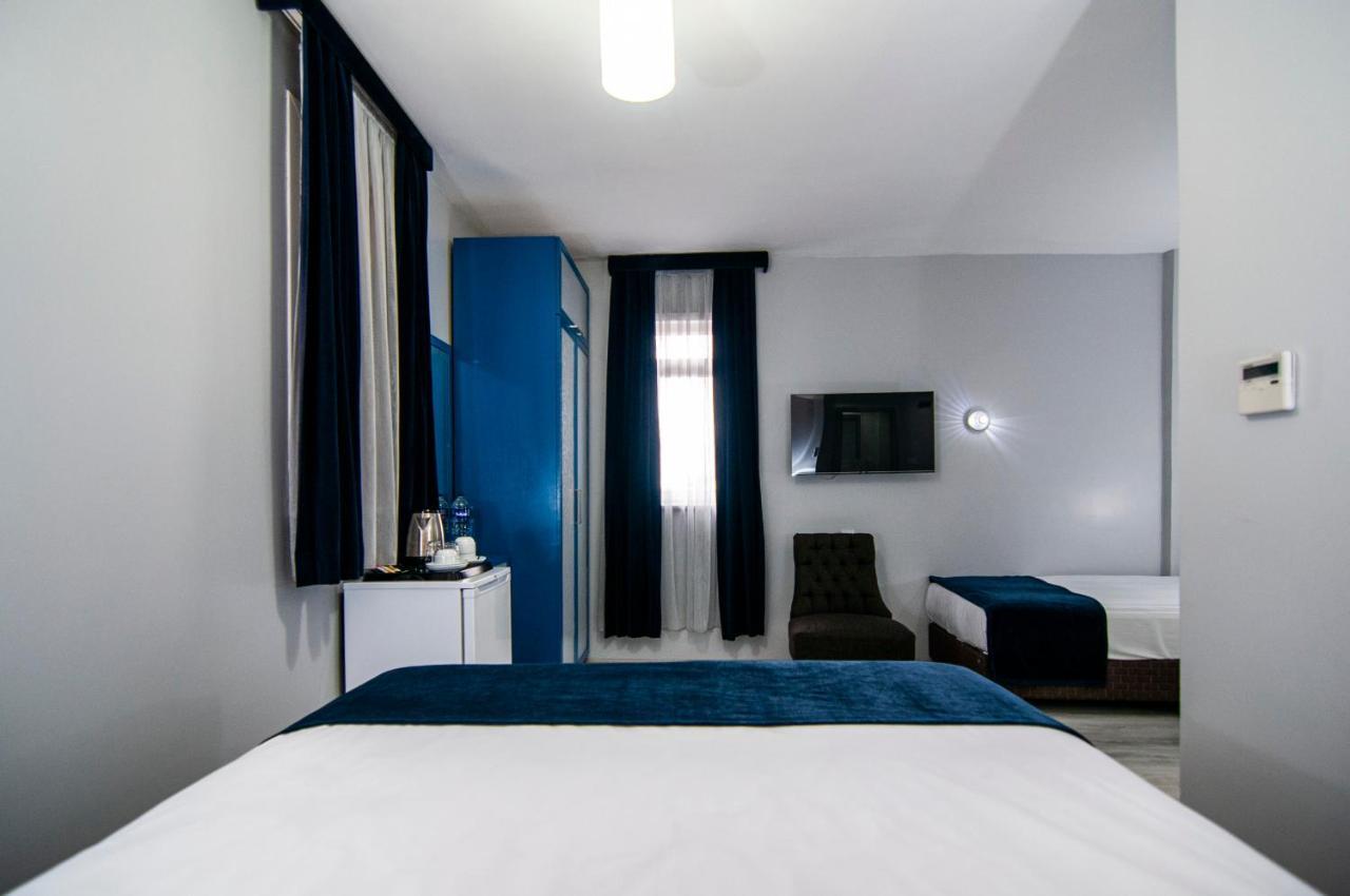 Lapis & Hotel 3*