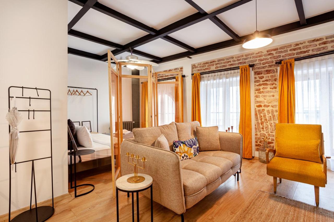 Amalia By Oval Aparthotel