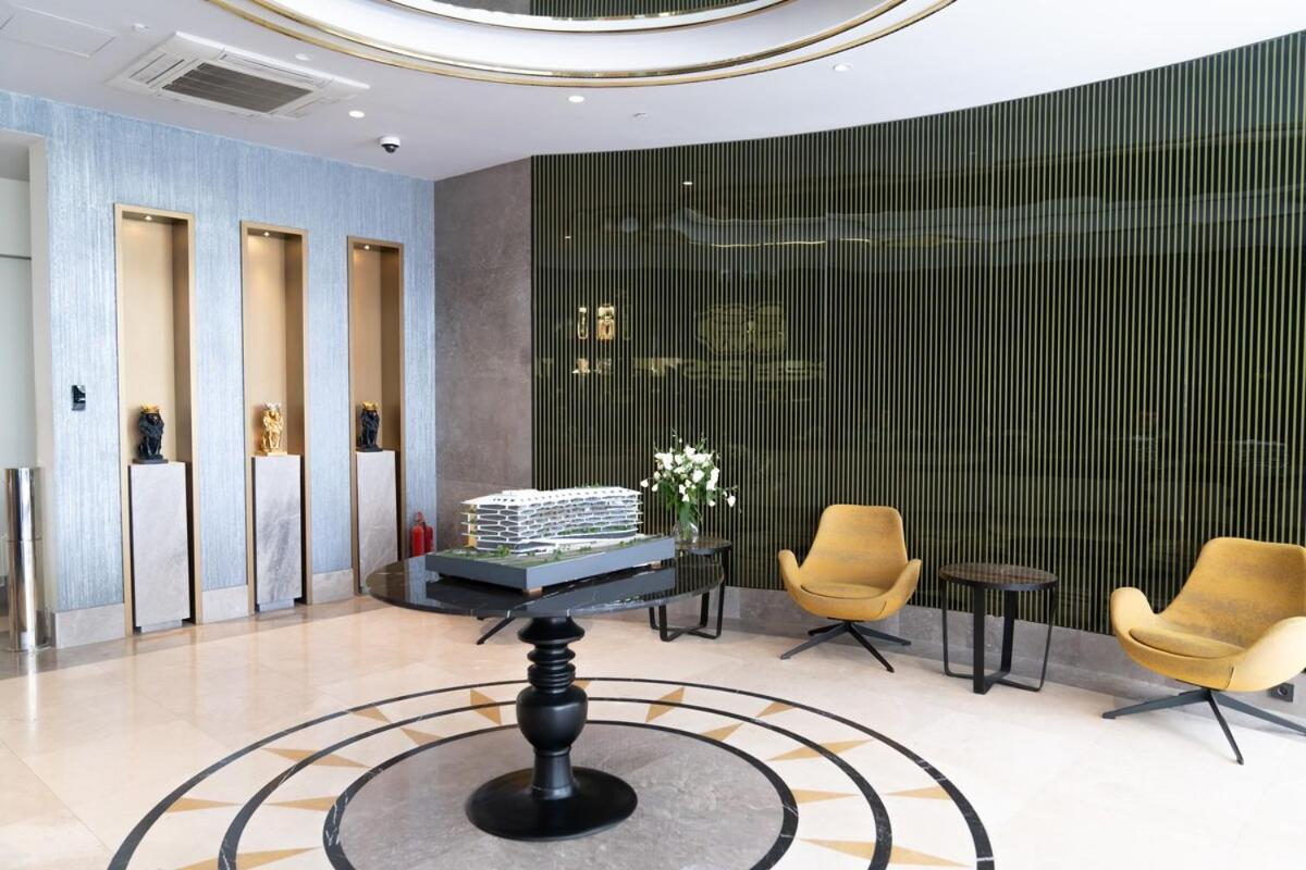 Modern With On-site Gym And Apartment *