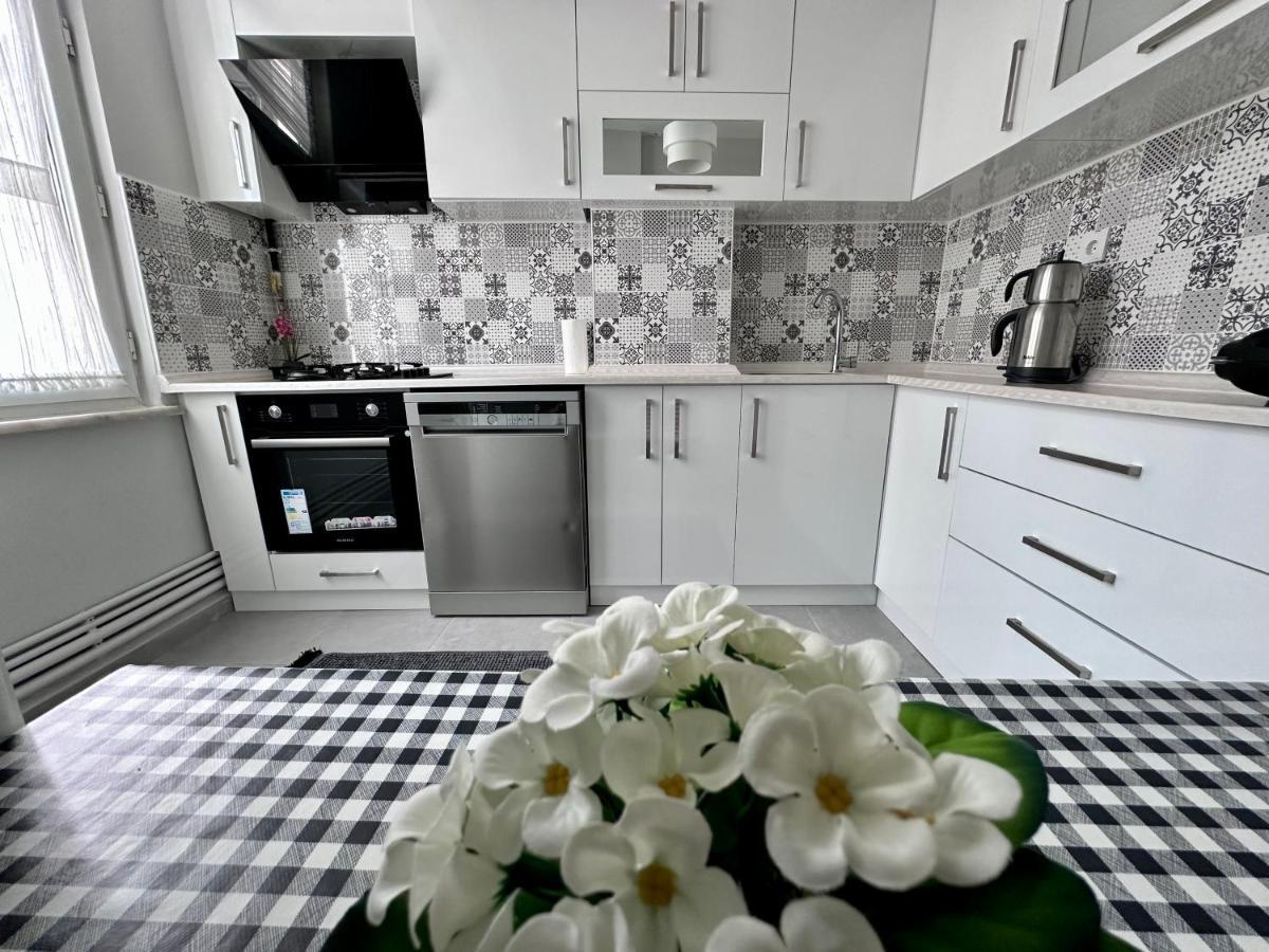 Merkezi Konumda Klimali Aile Dostu Daire Apartment Istanbul