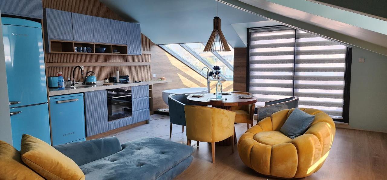 Luxury Moonlight 32 Apartment