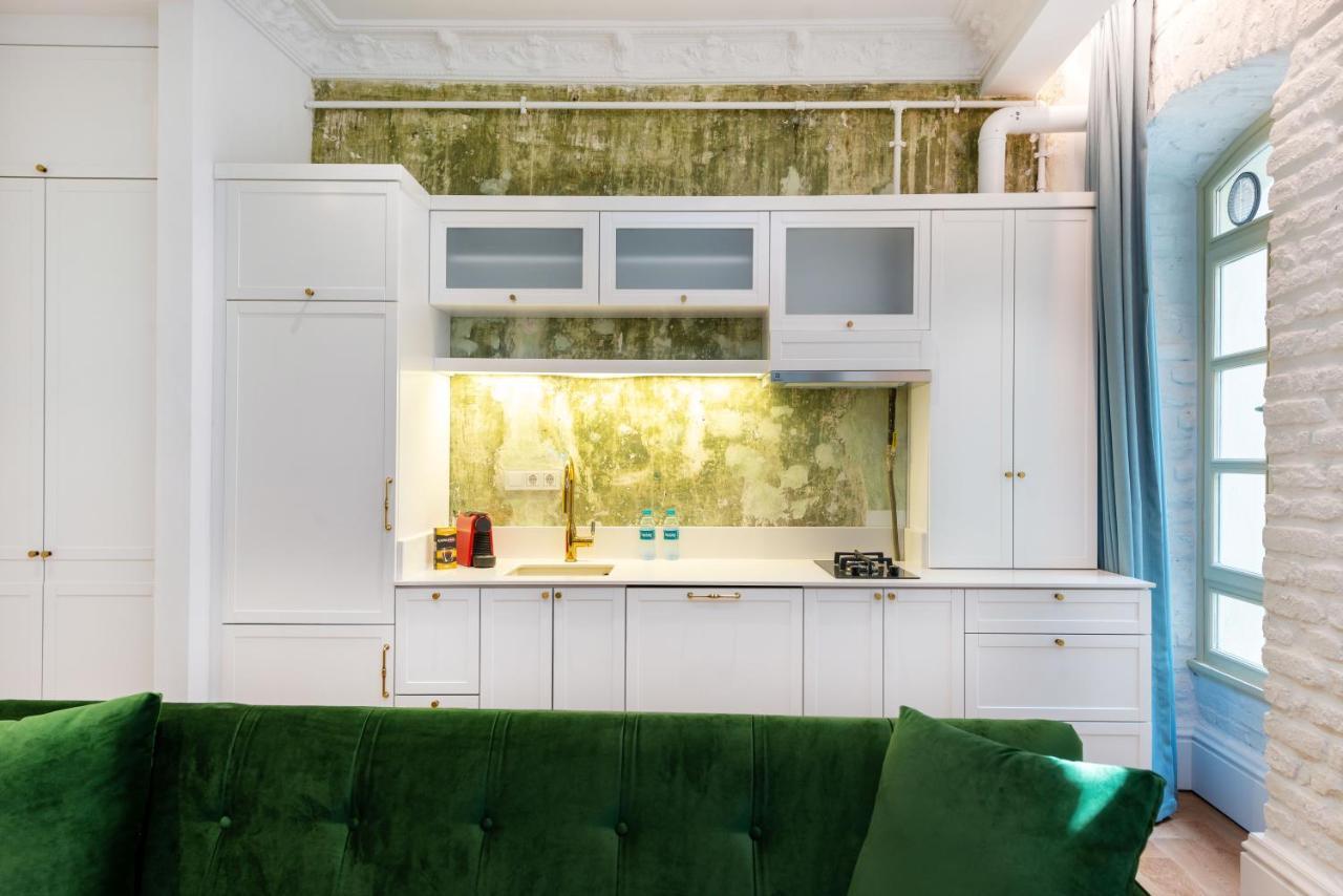 Mayer Liberty Apartment *