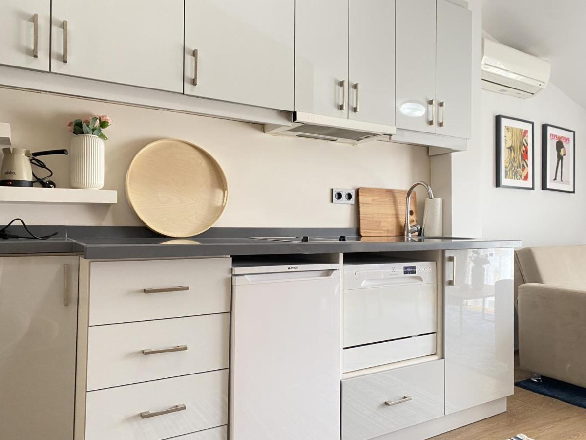 Flat W Terrace 10 Min To Citys Mall And Taksim Apartment *