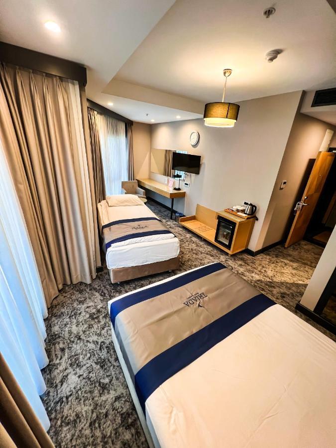 Triada Karakoey Istanbul