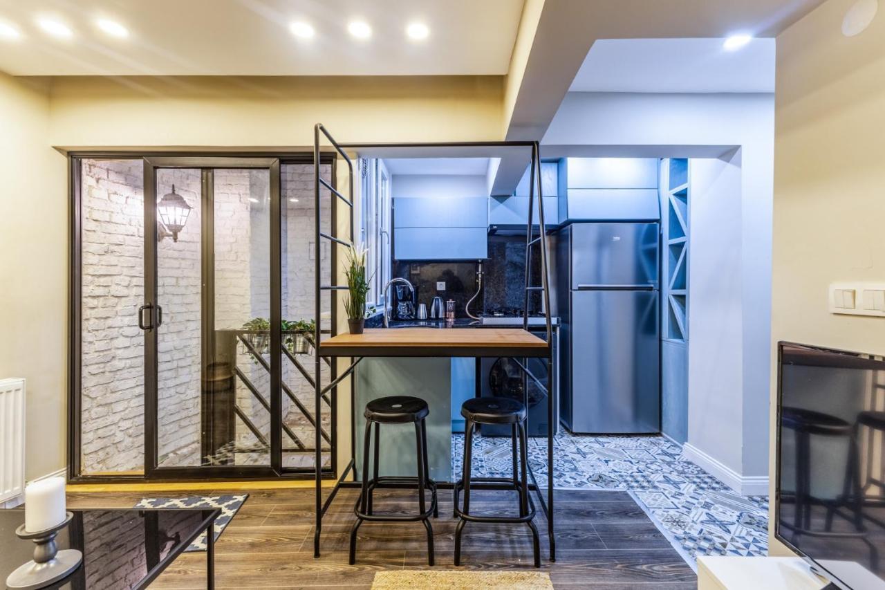 Centrally Located Flat In Sisli