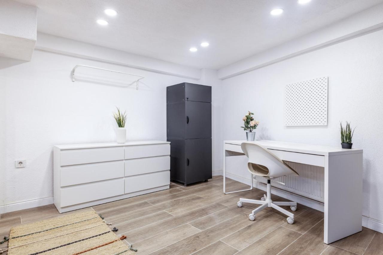 Centrally Located Flat In Sisli Apartment *