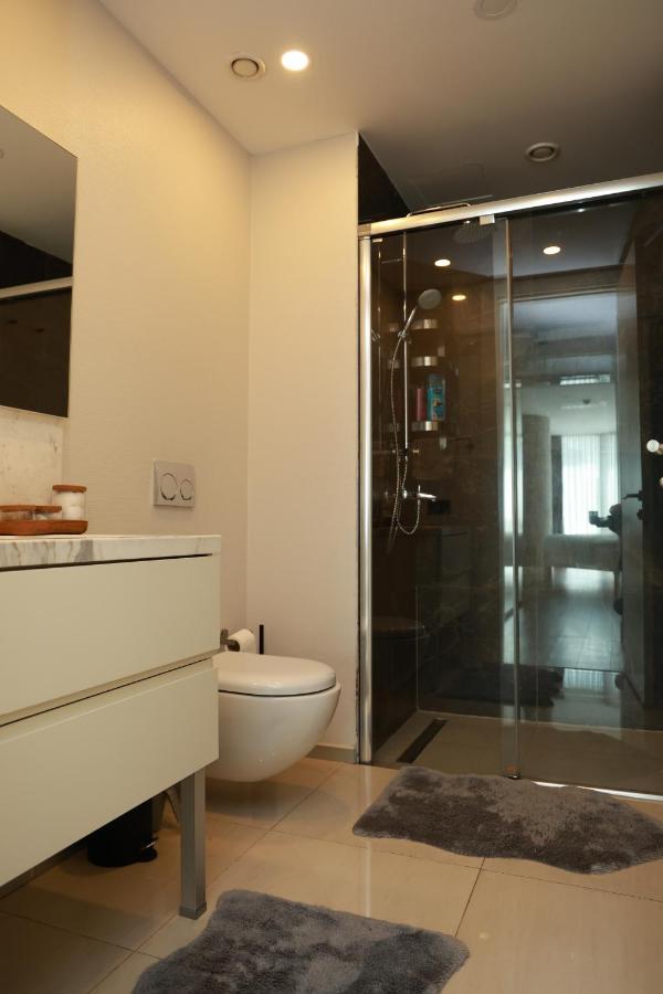 Apartment Lovely Two Bedroom Istanbul