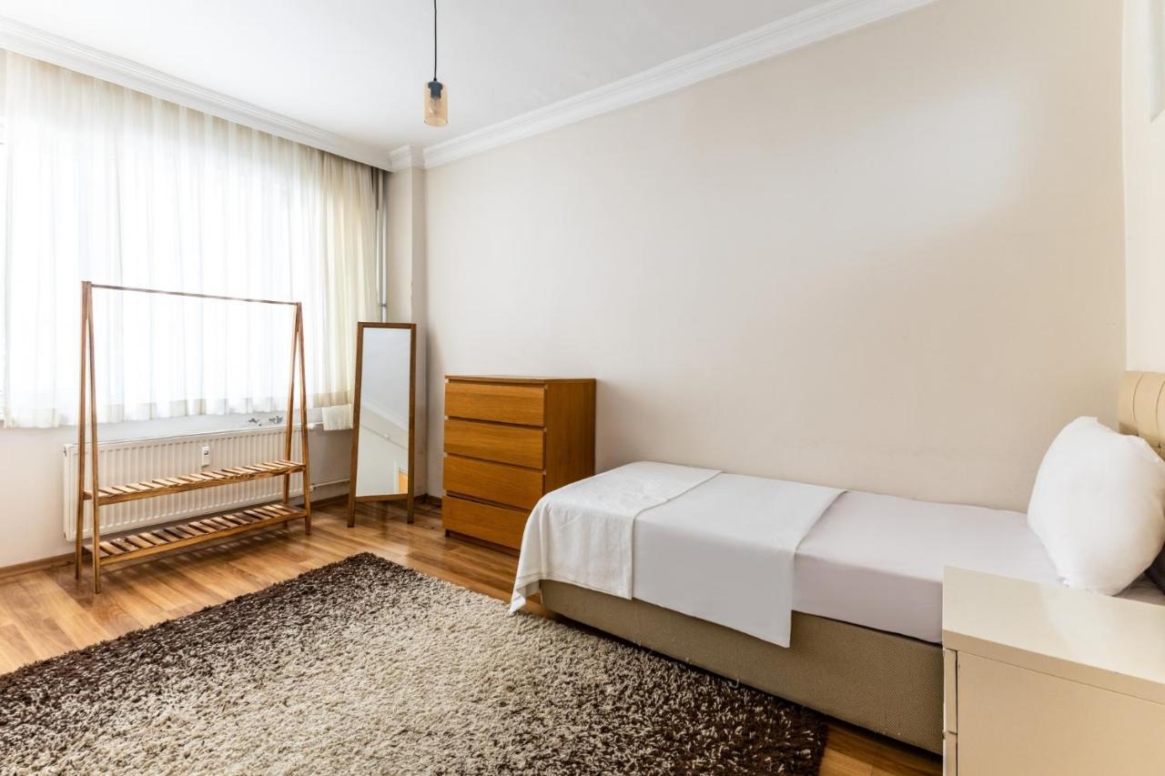 Spacious Flat 10 Min To Dolmabahce Palace Apartment Istanbul