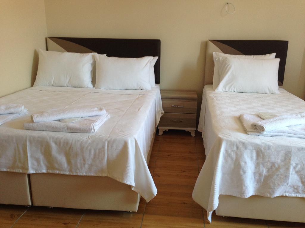 Hotel Goeruer 3*