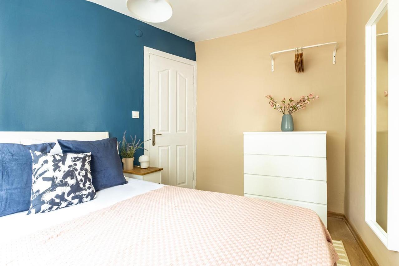 Minimalist Flat 5 Min To Taksim Square *