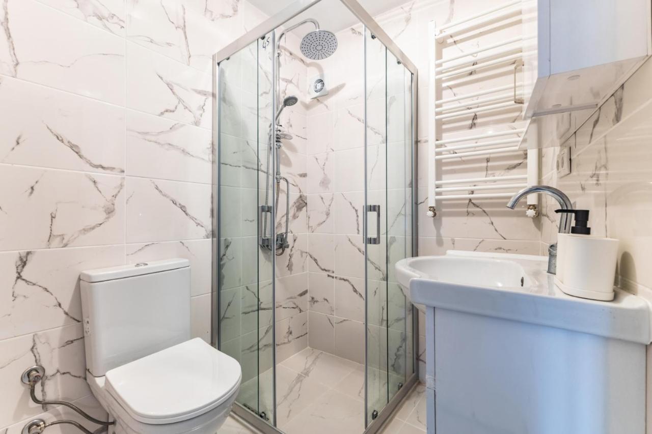 Minimalist Flat 5 Min To Taksim Square