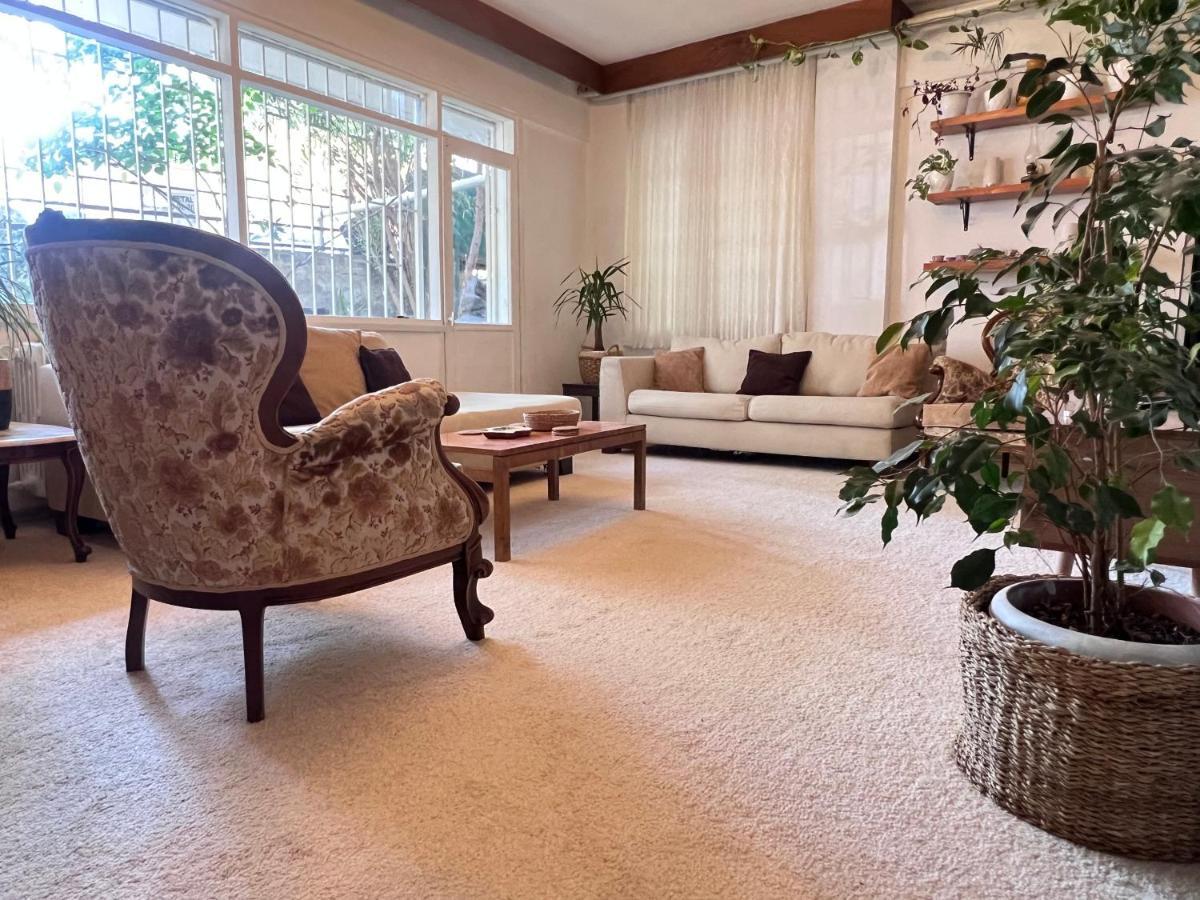 Sweet Flat In Bagdat St *