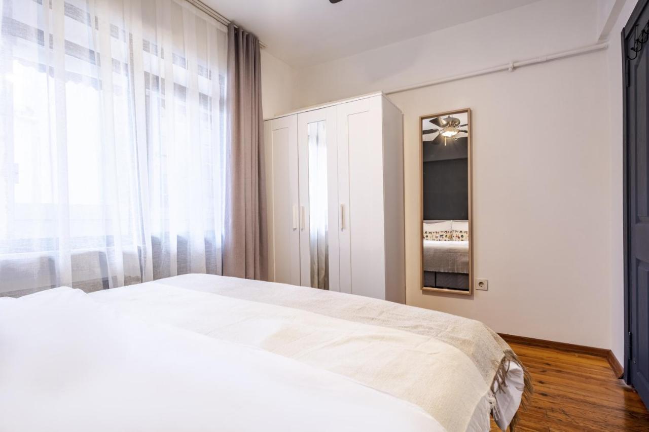 Chic Flat With Balcony In The Heart Of Beyoglu *