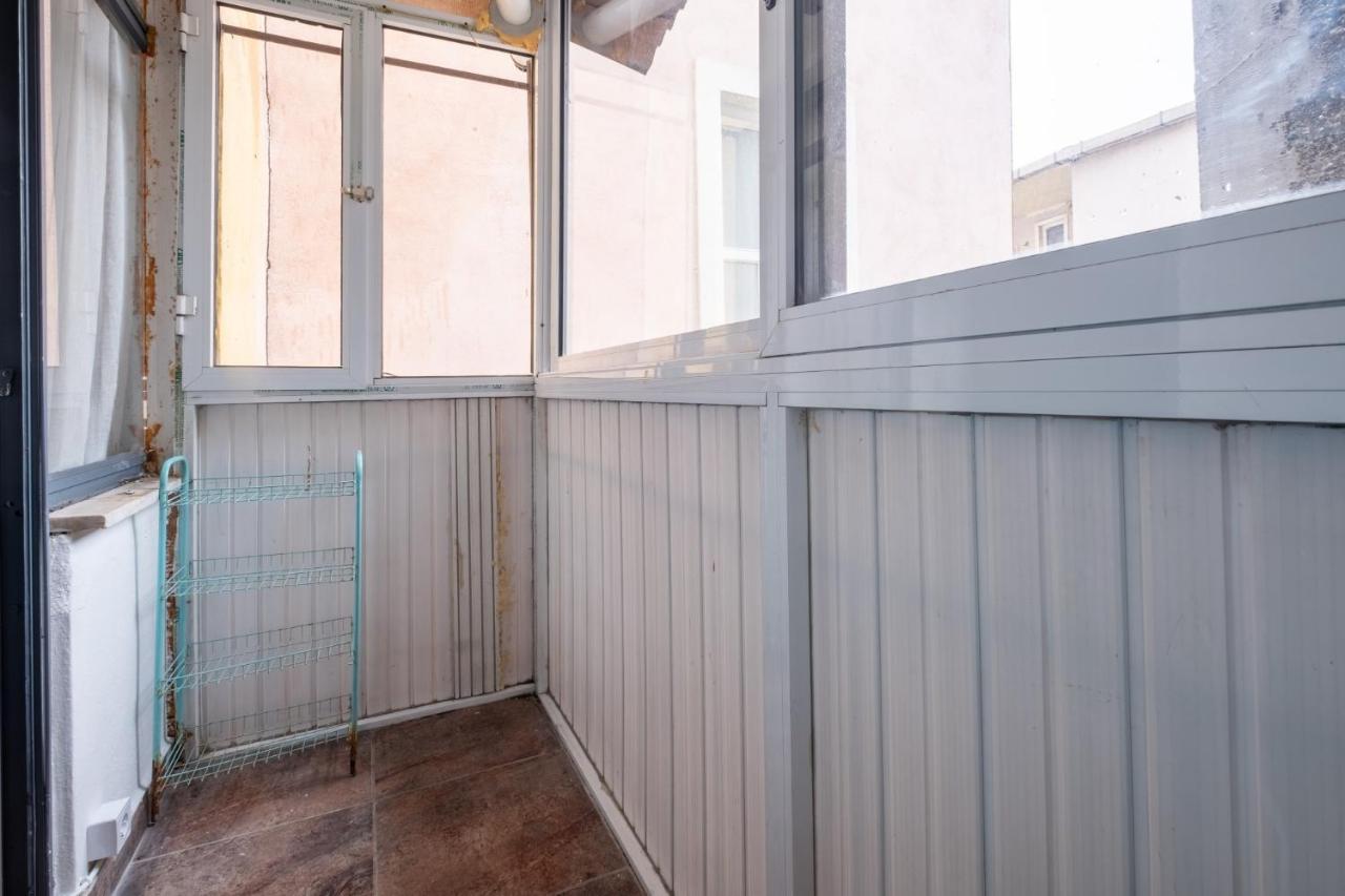 Chic Flat With Balcony In The Heart Of Beyoglu Apartment *
