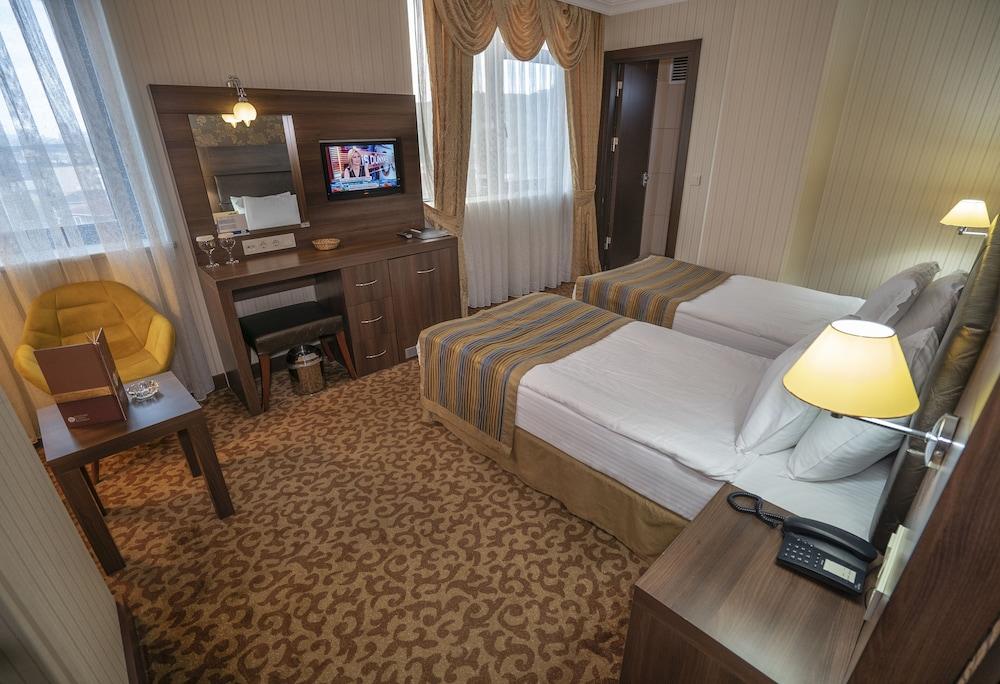 Hotel Rhiss Maltepe 4*