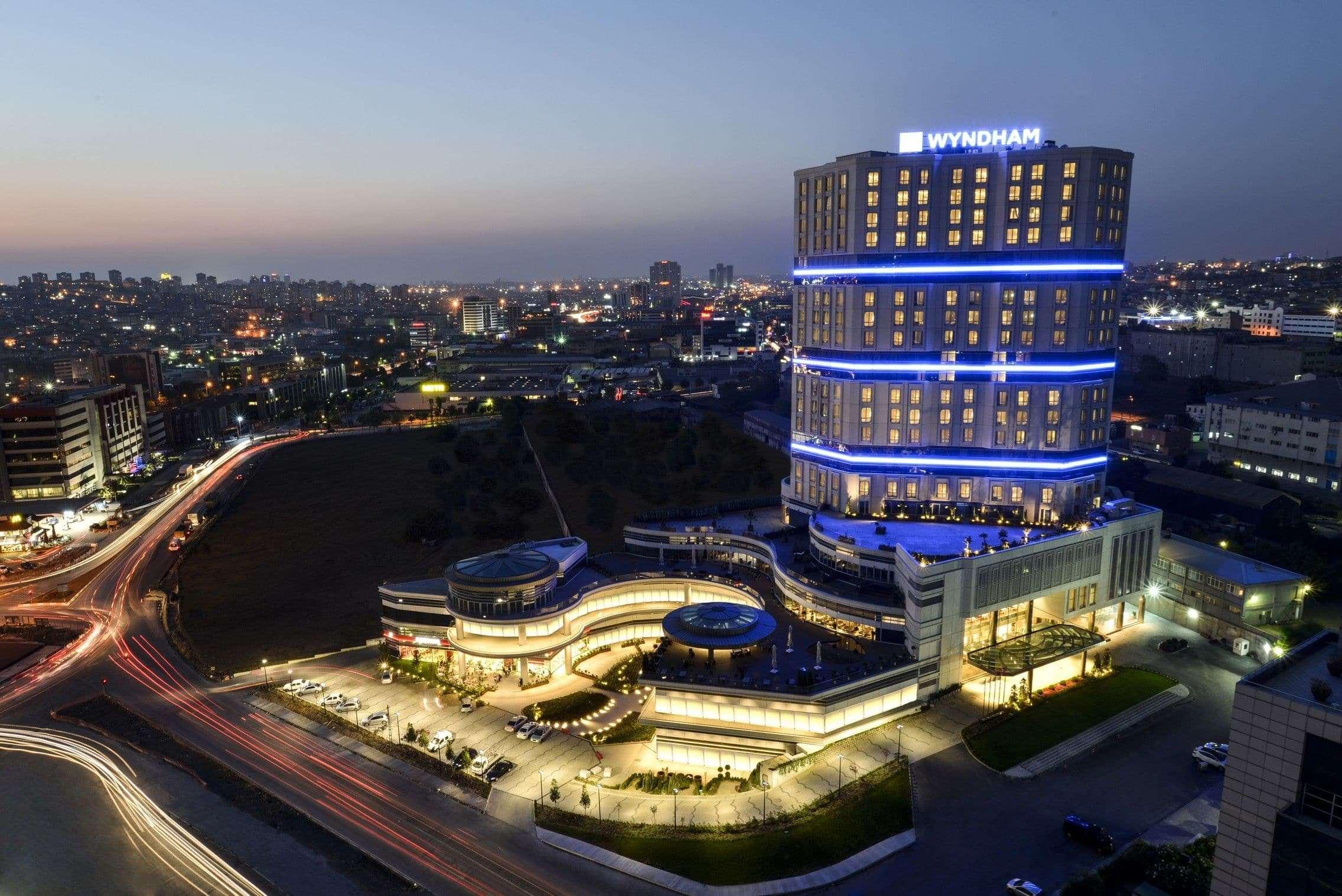 Wyndham Grand Europe 5*