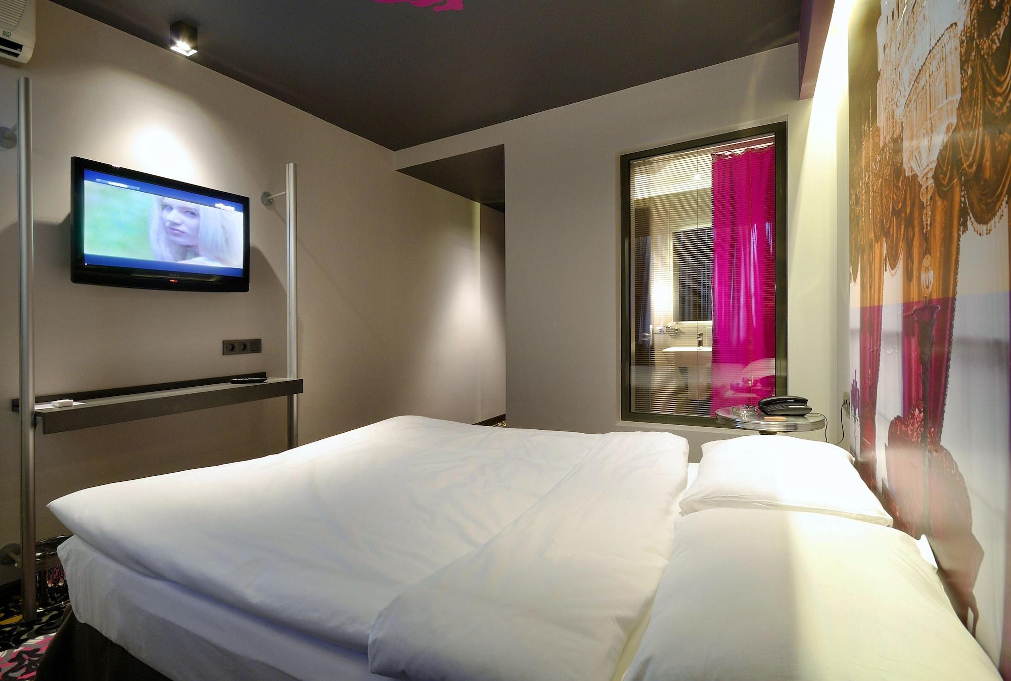 Tulip City Hotel & Spa - Istanbul Taksim Pera City Center 4*