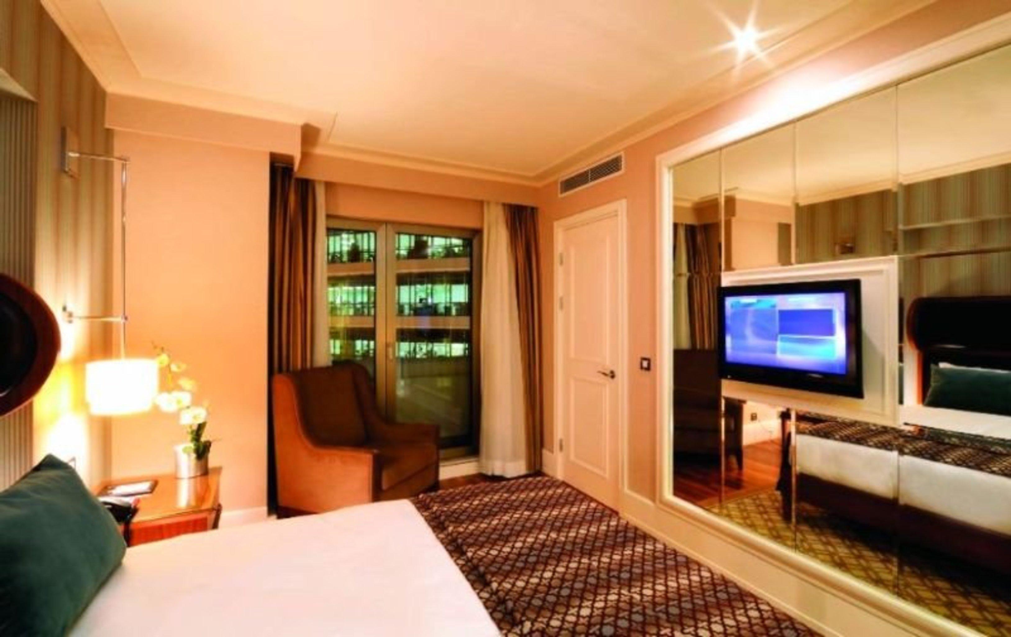 Titanic Taksim Hotel