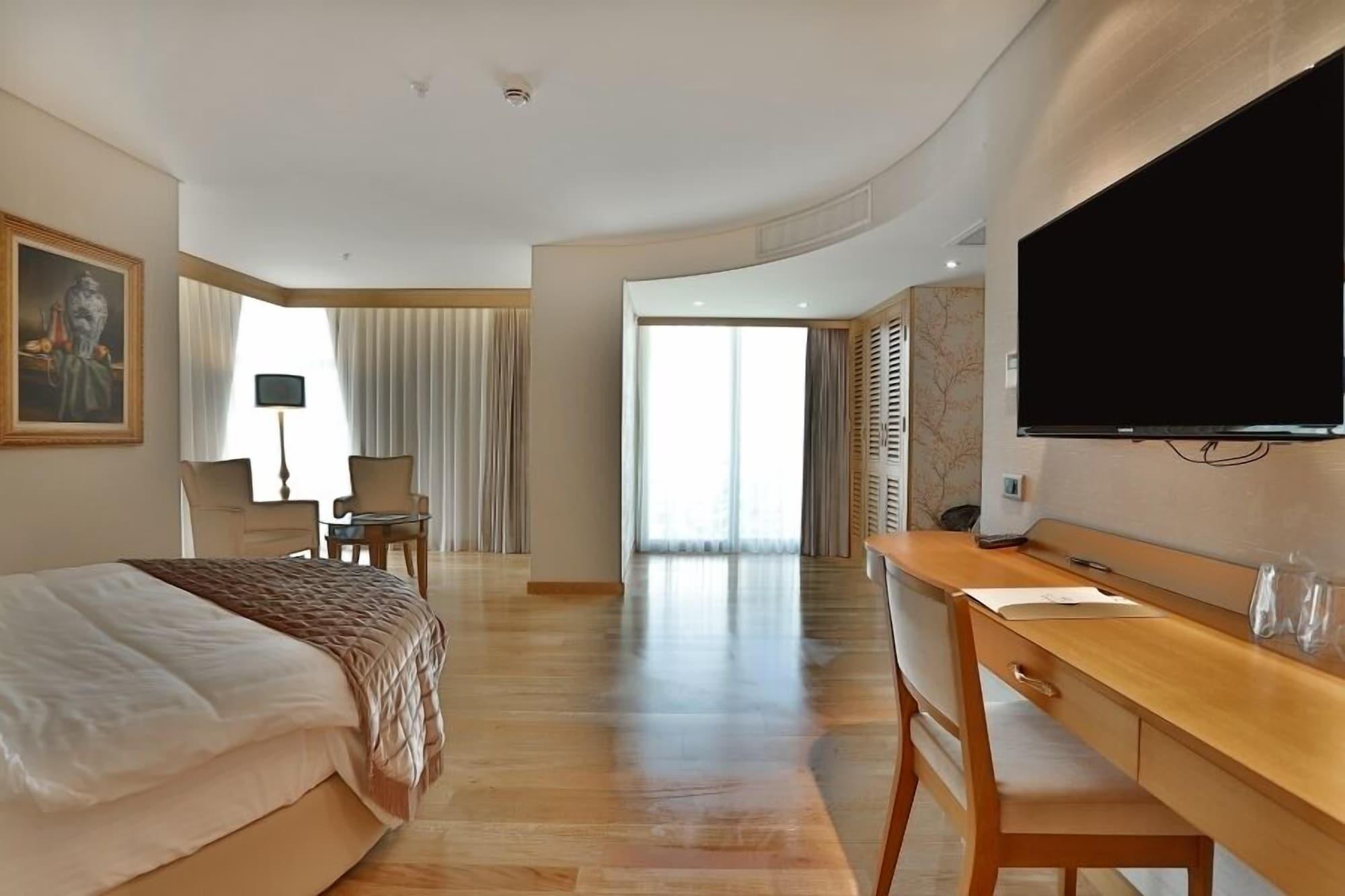 Queen & Hotel 4*
