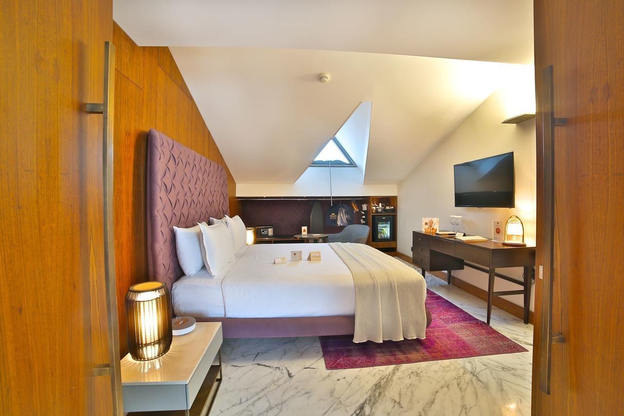 Dosso Dossi & Downtown Istambul