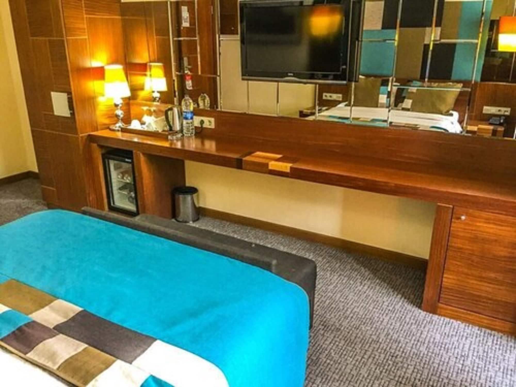 Collage Pera Hotel Istanbul