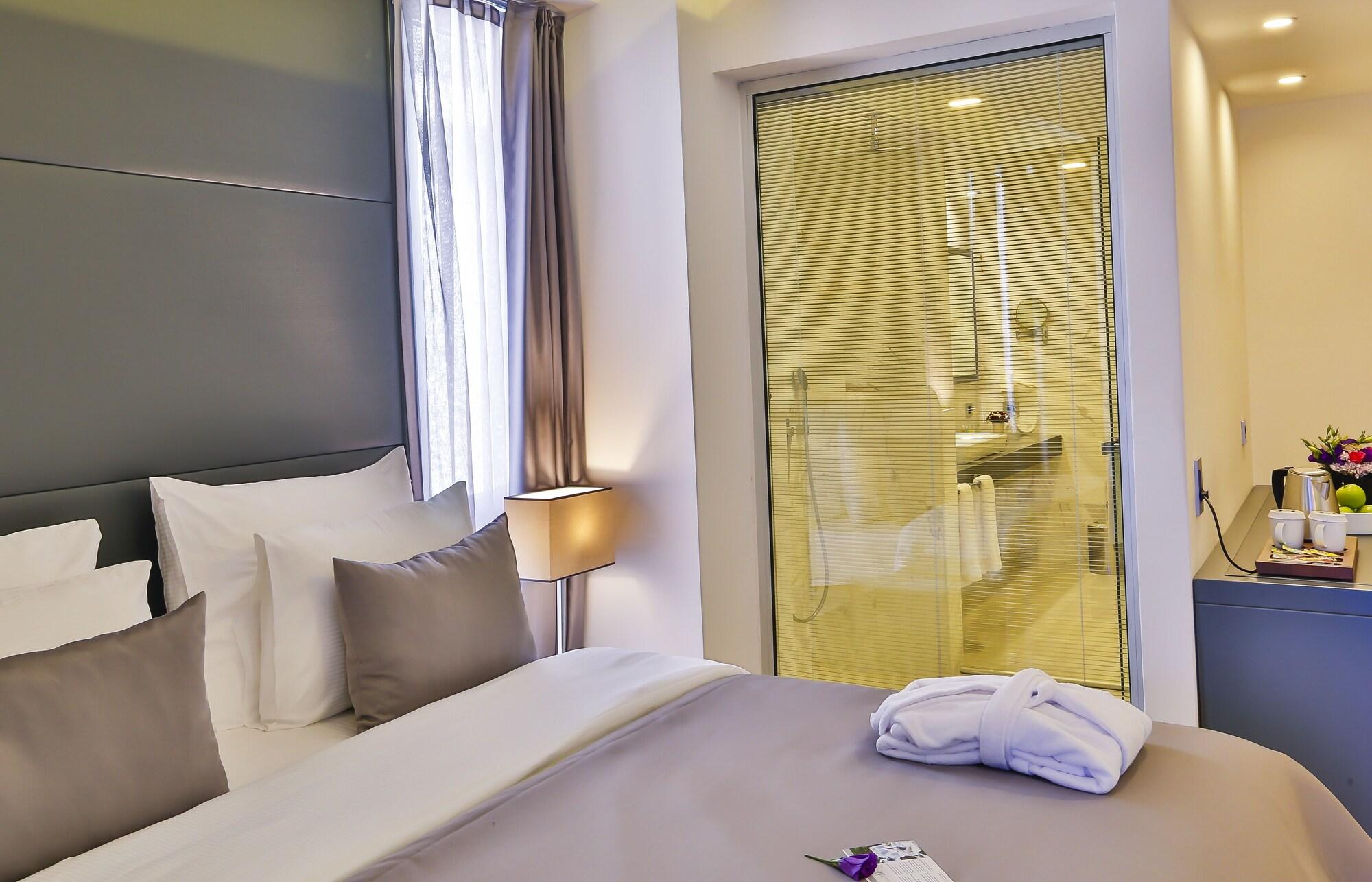 Business Life Hotel 4*