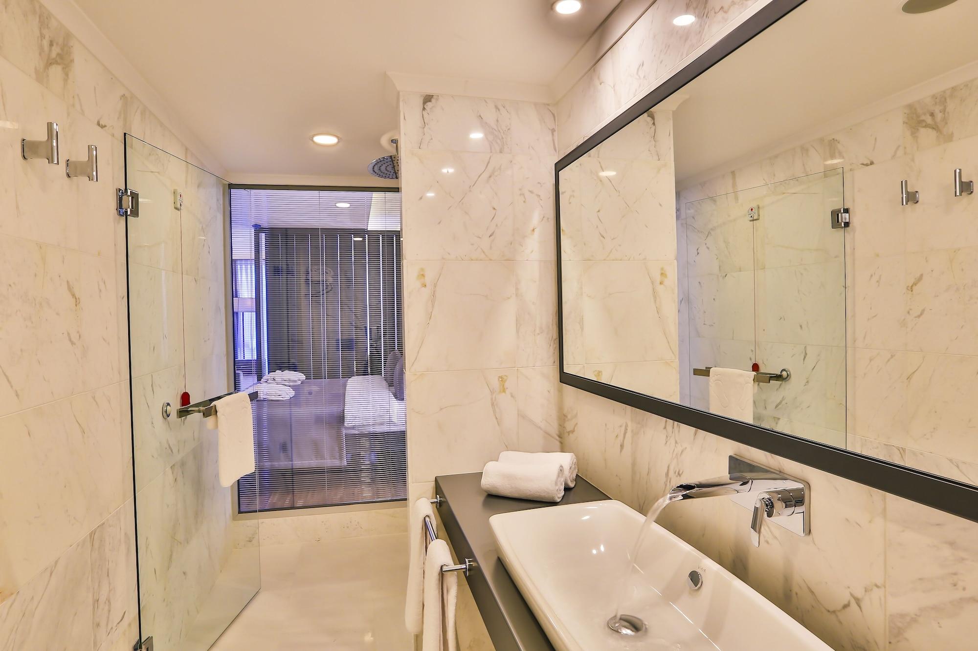 Hotel Business Life 4*