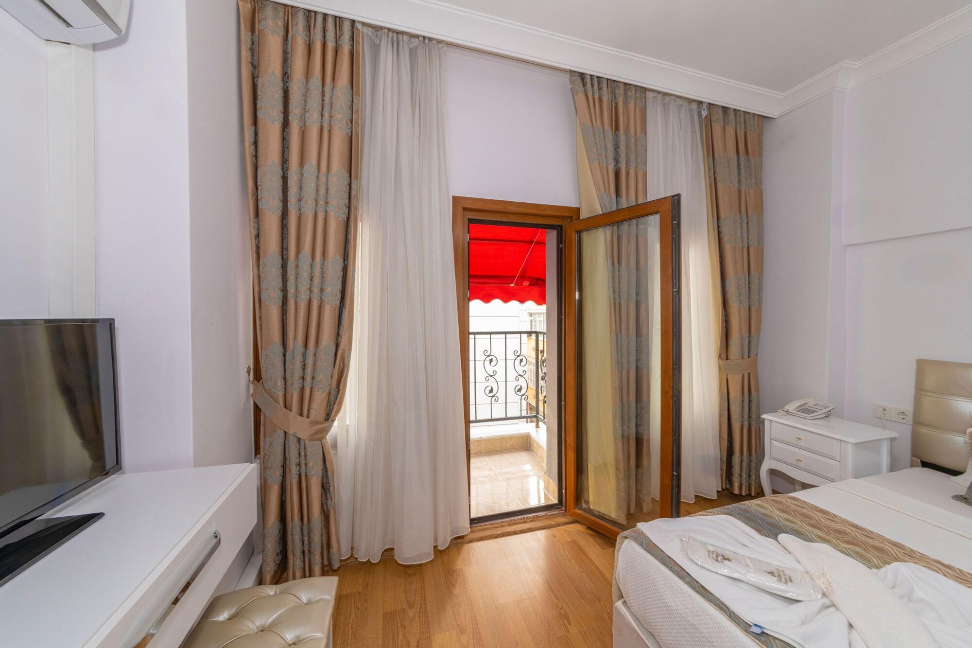Rosalie Palace Otel 2*