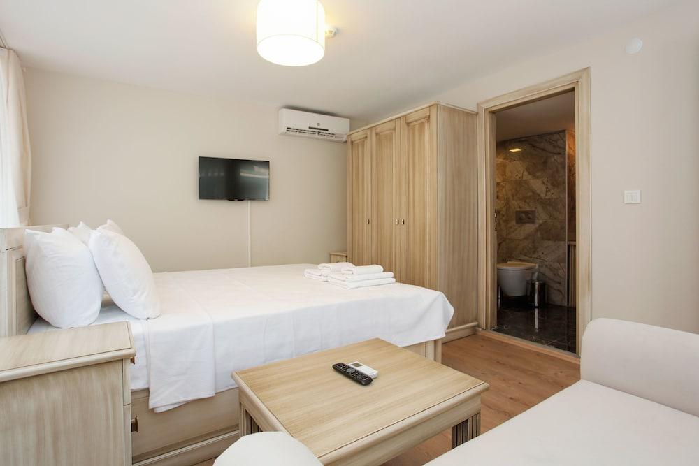 The Loft 3*