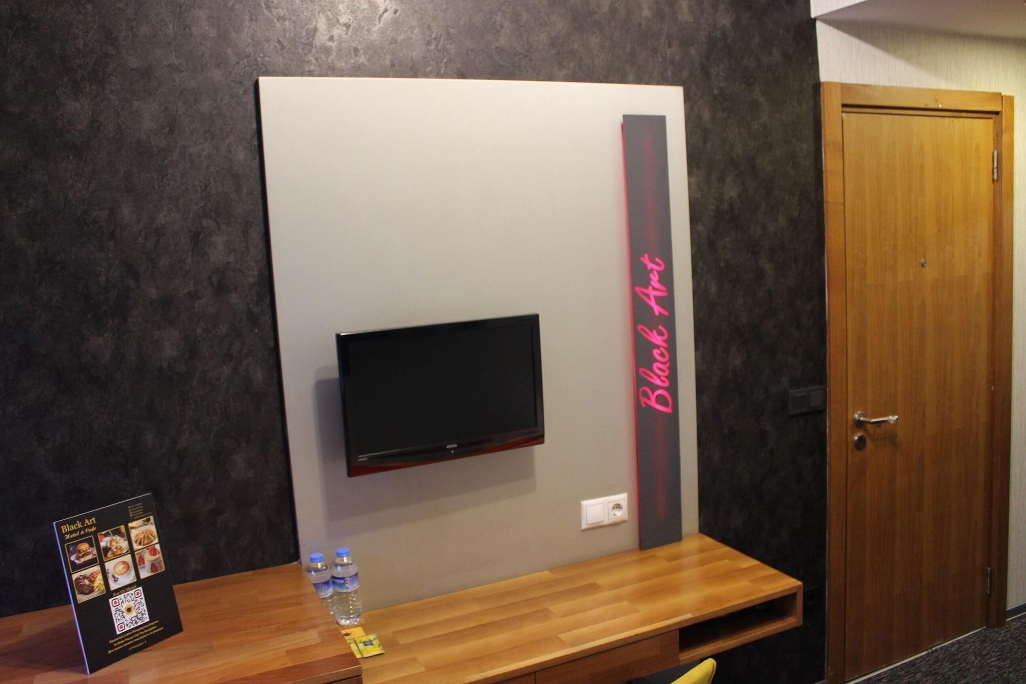 Aparthotel Black 2*