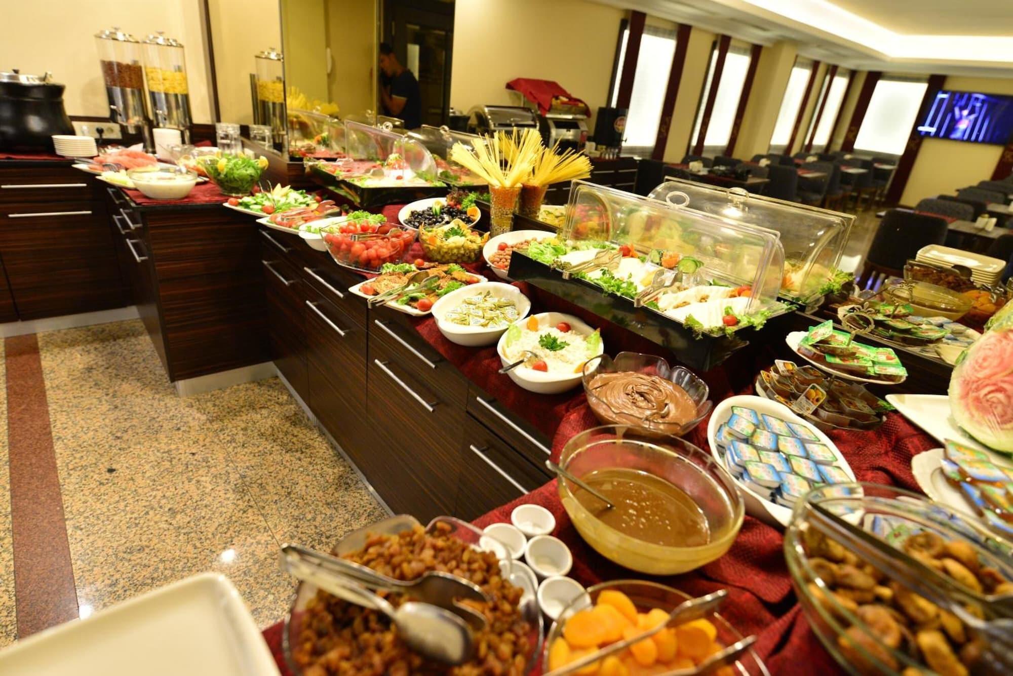 Golden Siyav Hotel