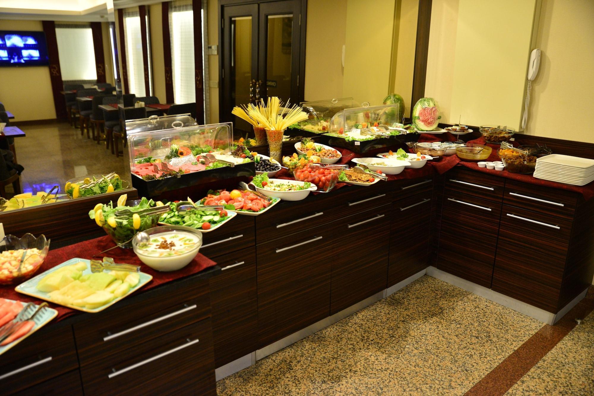 Hotel Golden Siyav 3*