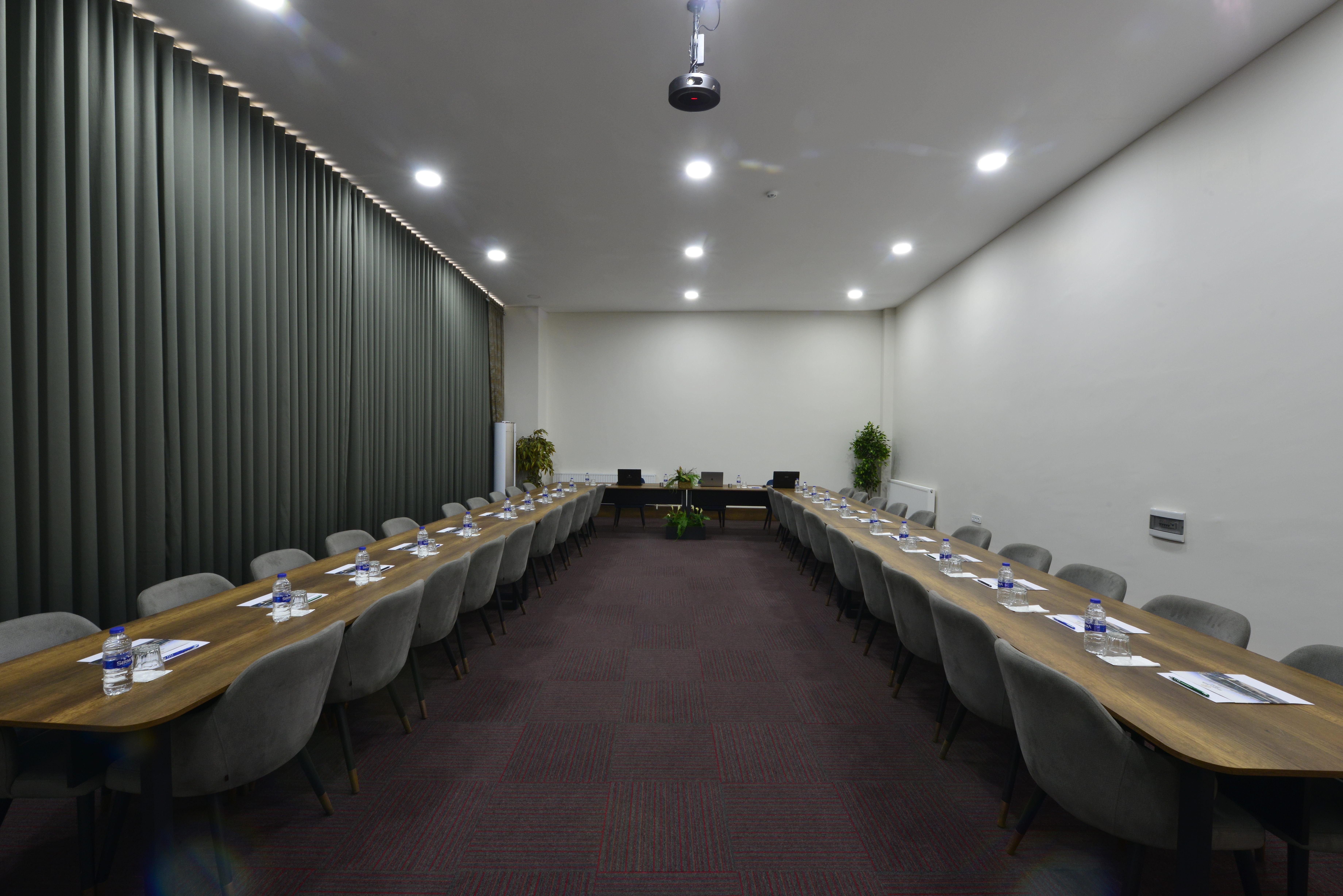 Hotel Western Premier Hidden Hills 5*
