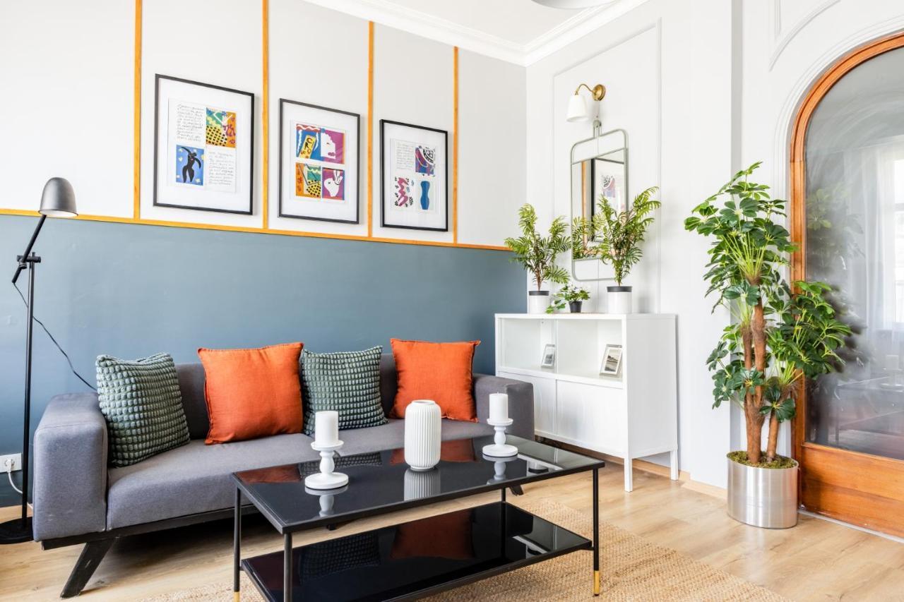 Apartment 2br - 1 Min Taksim Sq Istiklal Avenue In Beyoglu Istanbul