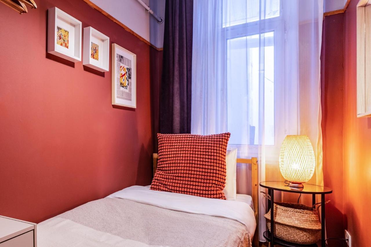 2br - 1 Min Taksim Sq Istiklal Avenue In Beyoglu Istanbul